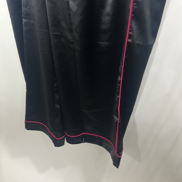 Torrid Wide Leg Streaky Satin high-rise pant deep black size 3R.NWT - Picture 3 of 9